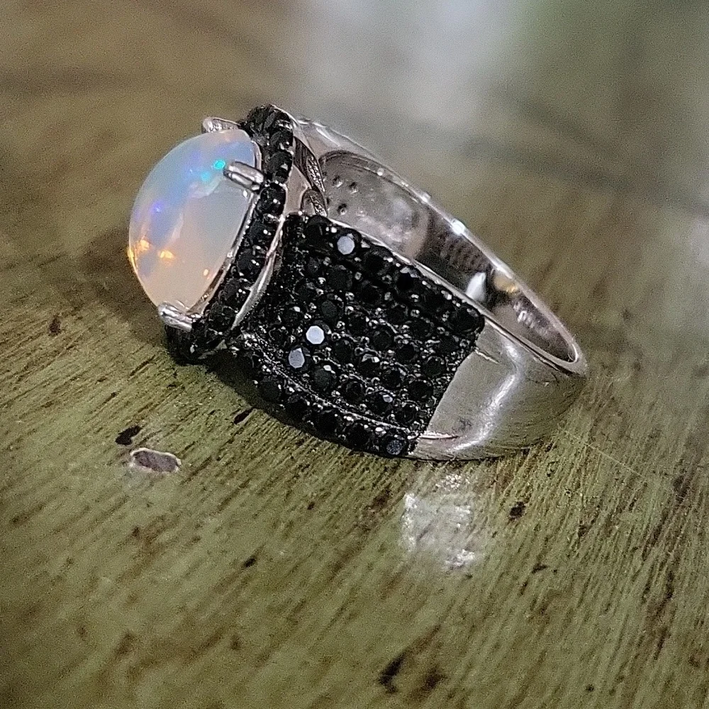 Rare Genuine Opal Ring - Picture 4 of 4